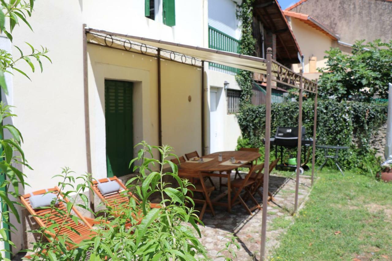 Au Coeur Du Village Avec Terrasse Et Parking Proche De Pamiers Apartment
