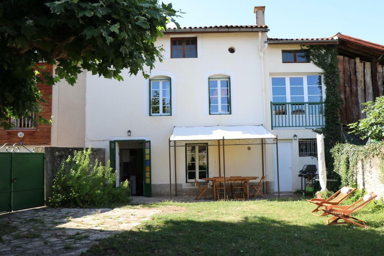 Au Coeur Du Village Avec Terrasse Et Parking Proche De Pamiers Appartement
